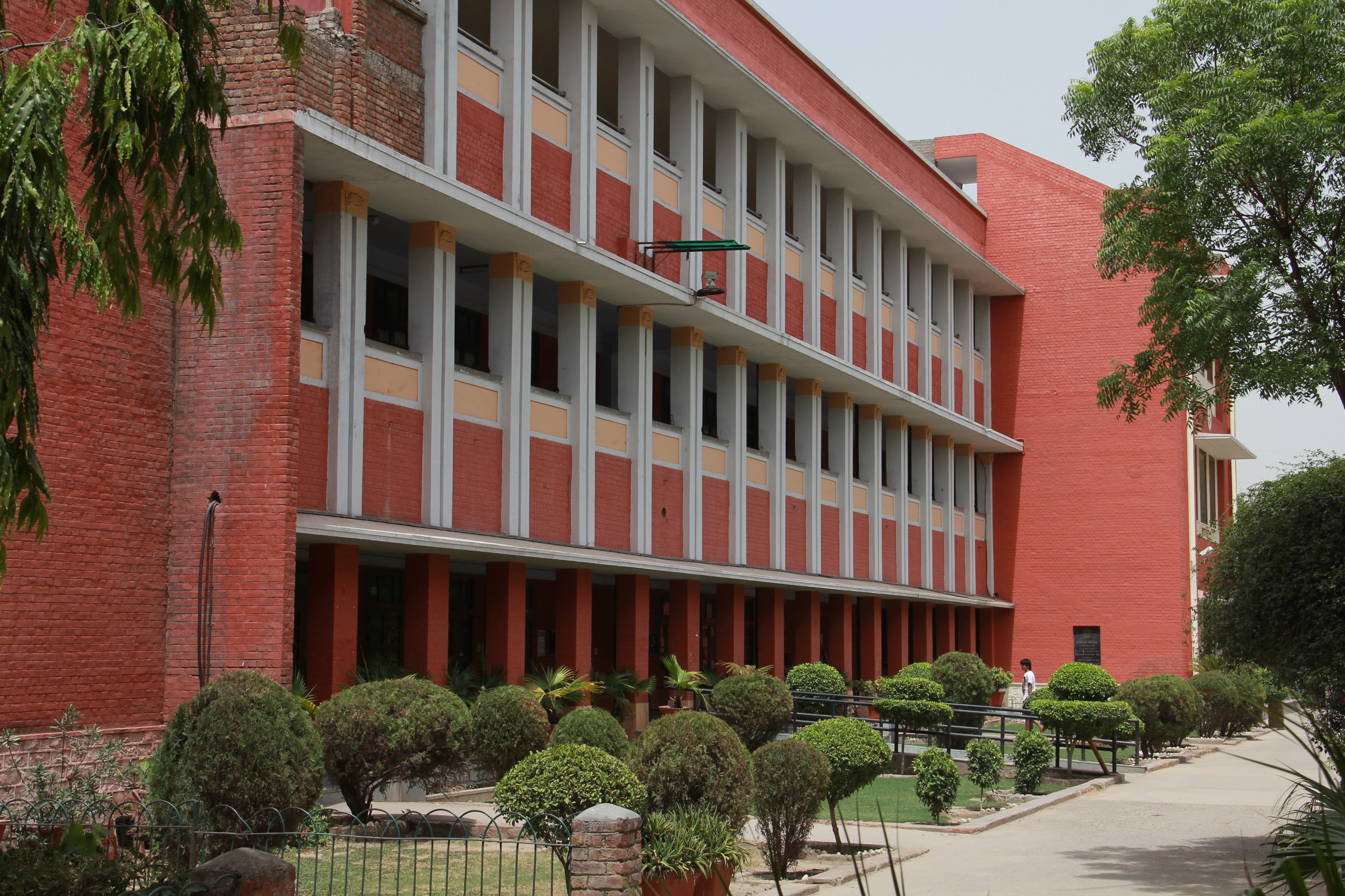 Hans Raj College